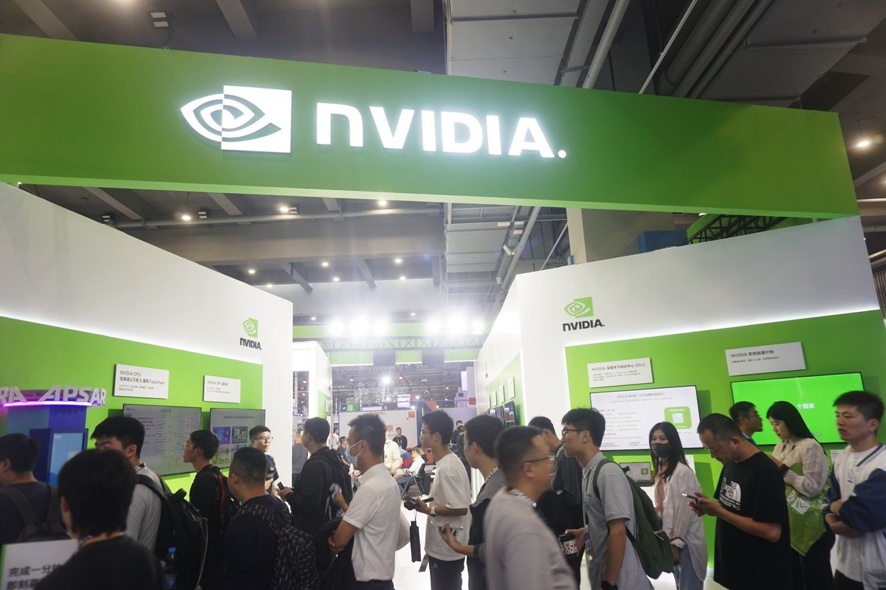 Doanh thu Nvidia tăng gấp ba lần nhờ bùng nổ chip AI