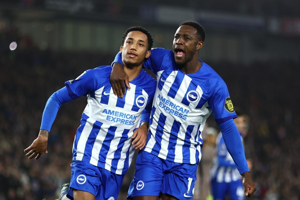 Tottenham thua thảm trước Brighton, MU reo vui