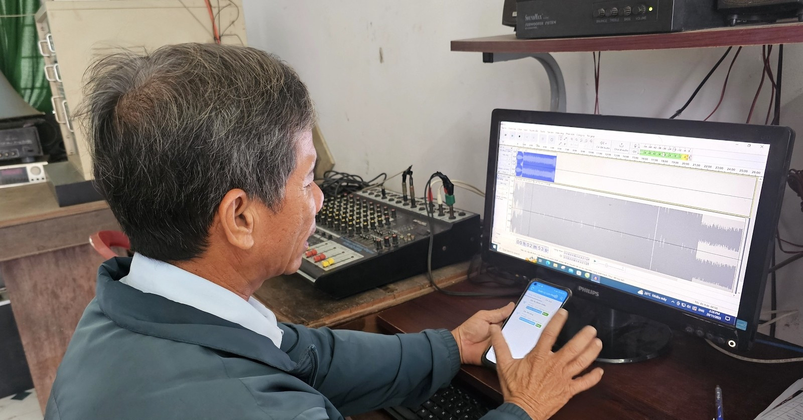 Đài truyền thanh thông minh phủ sóng xã, phường giúp giảm nghèo về thông tin