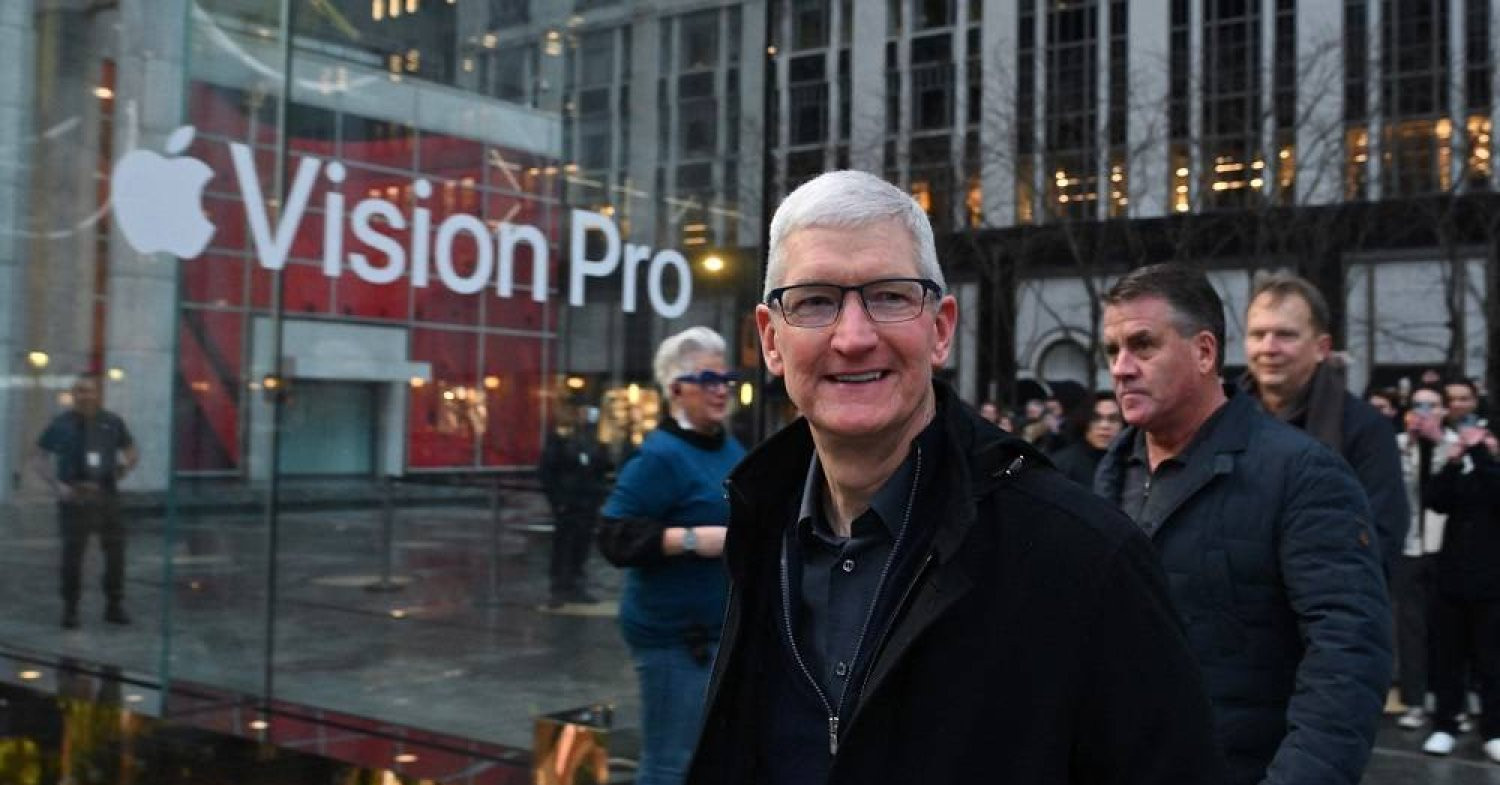 Tim Cook thăm Trung Quốc giữa lúc Mỹ kiện Apple