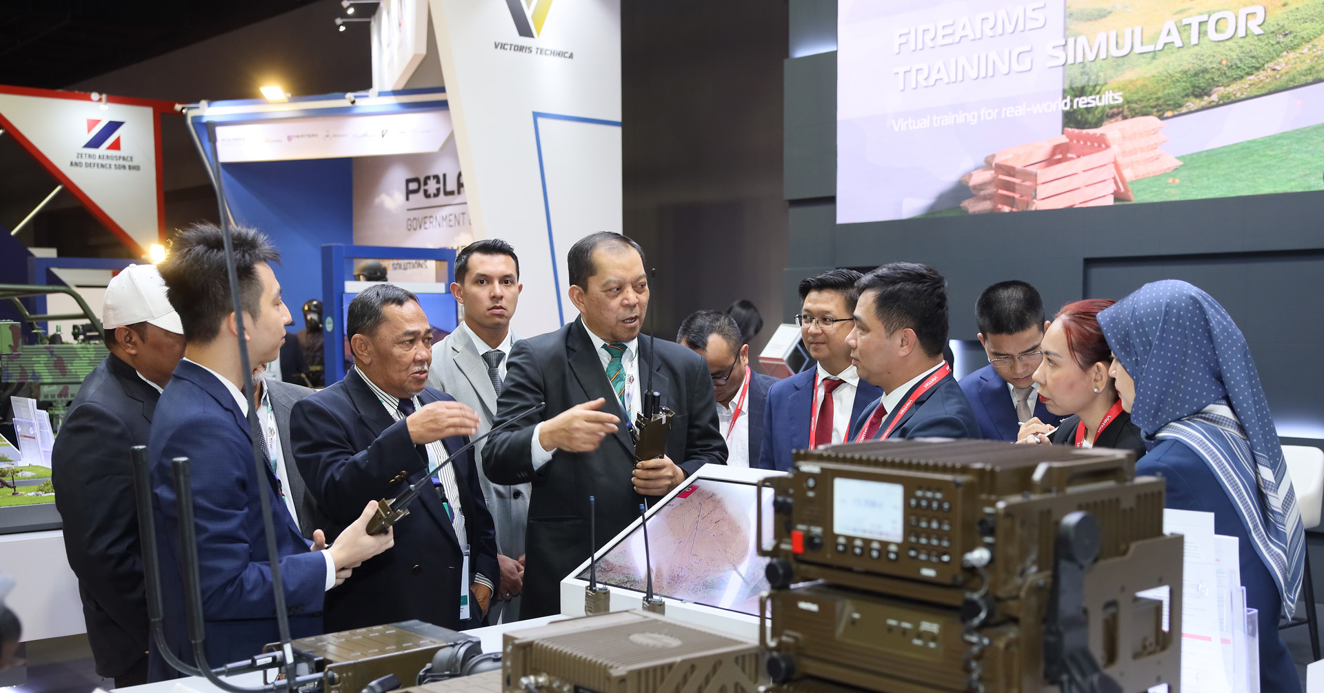 Viettel hợp tác với công ty Malaysia cung cấp sản phẩm quân sự công nghệ cao