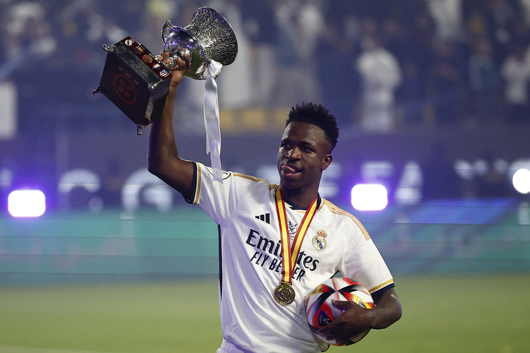 Real Madrid thắng đậm Barca: Vũ điệu Vinicius