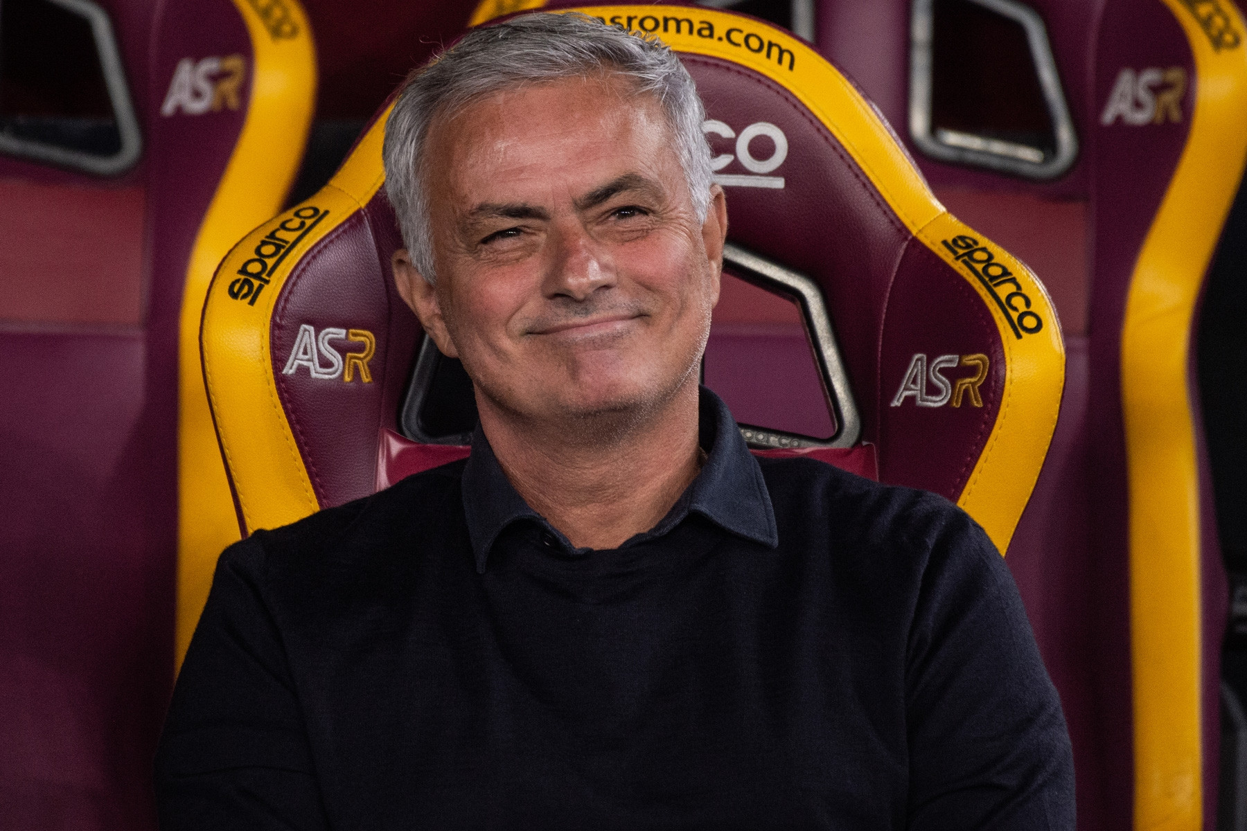 Mourinho lộ bến đỗ mới, có thể chạm trán Roma ngay tuần tới