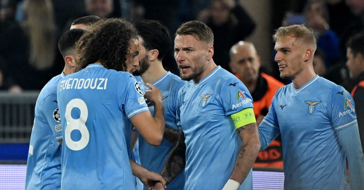 Bayern Munich thua sốc Lazio ở vòng 1/8 Champions League