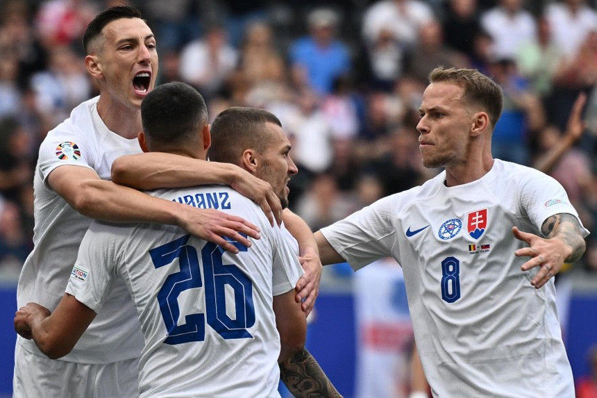 Lukaku mất 2 bàn thắng, Bỉ thua trắng Slovakia