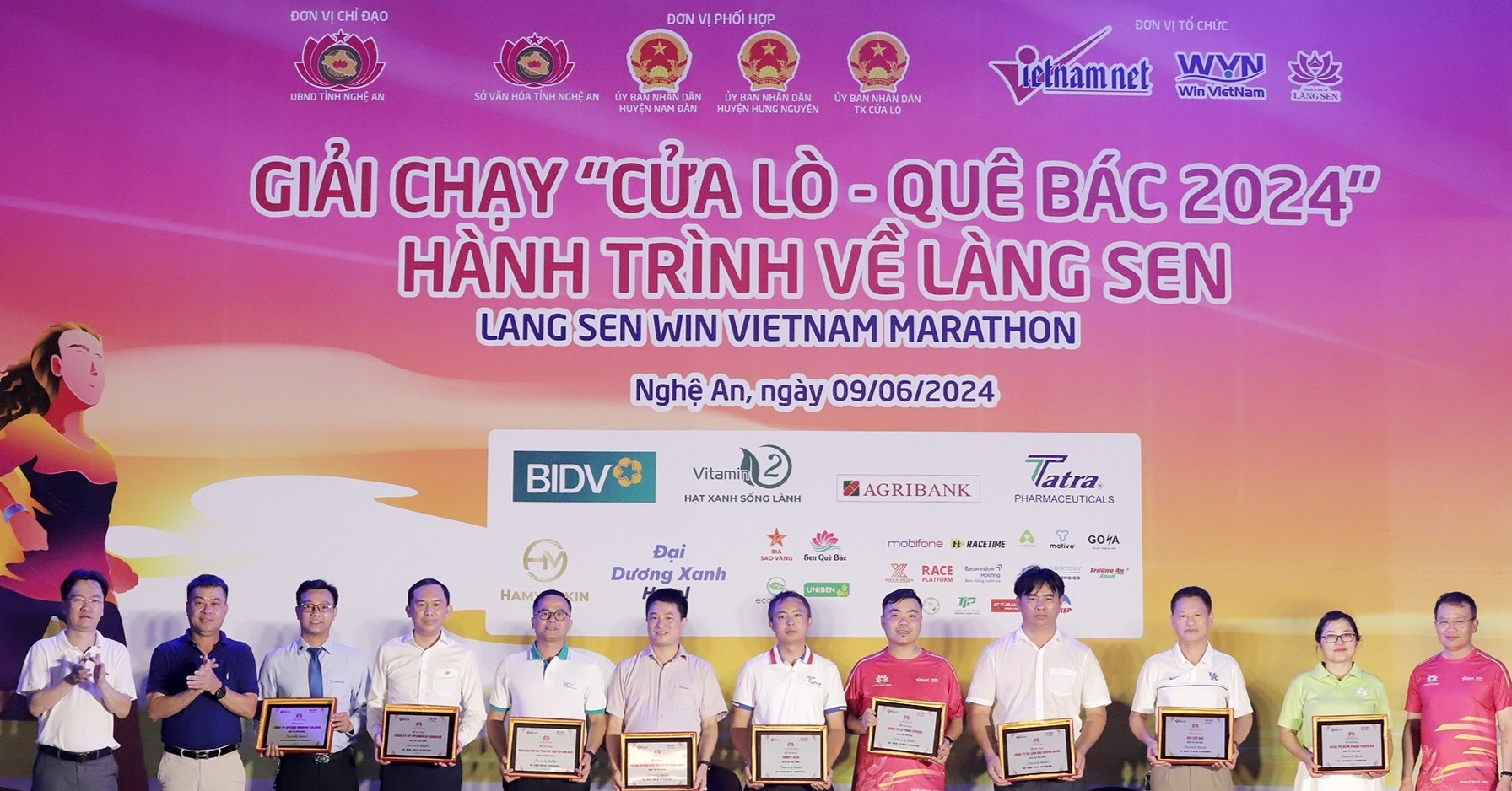Khai mạc giải marathon Hành trình về Làng Sen 2024