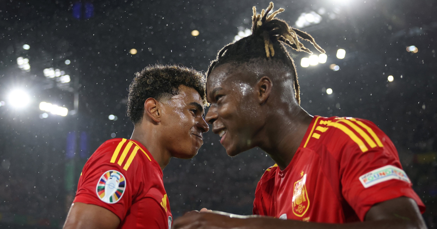 Barca đi vay tiền mua Nico Williams