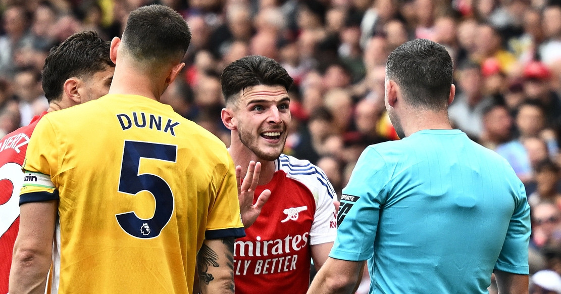 Declan Rice bị đuổi khỏi sân, Arsenal hòa hú vía Brighton