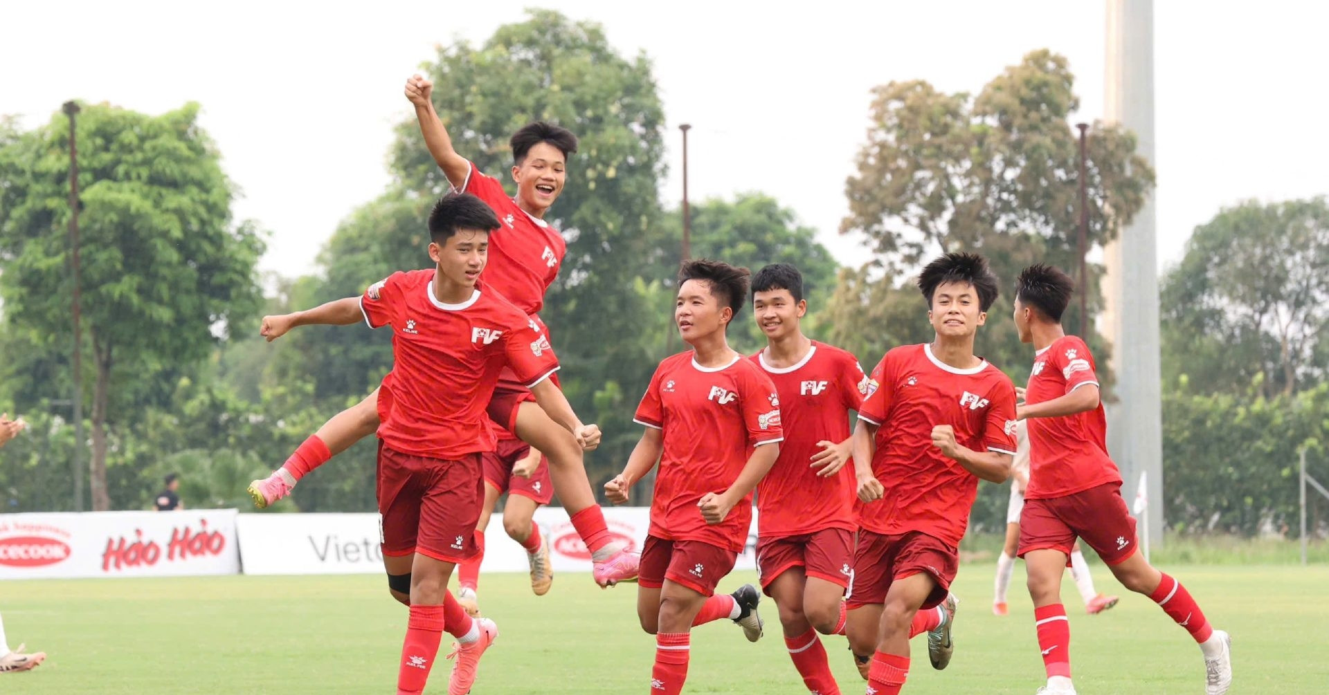 Giải bóng đá U15 quốc gia: PVF, Thể Công Viettel, Bà Rịa Vũng Tàu thắng lớn