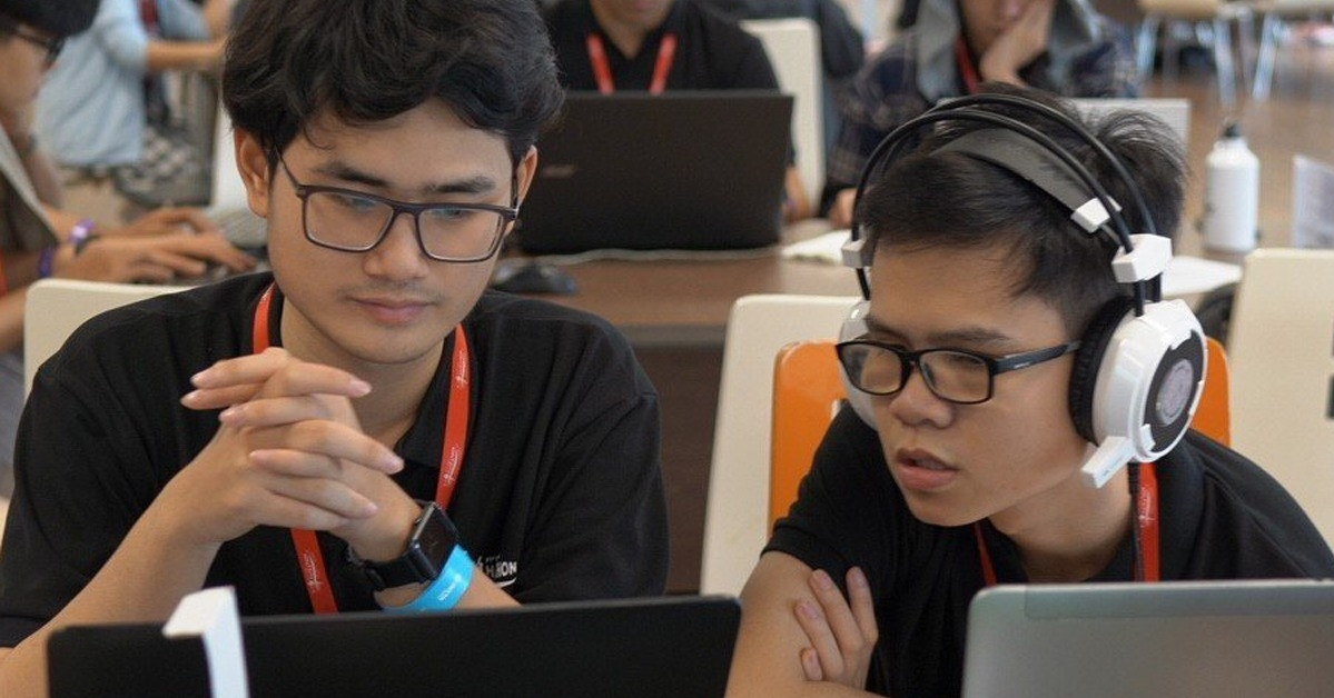 Đề án trợ lý ảo ngân hàng vô địch cuộc thi ChatGPT Hackathon
