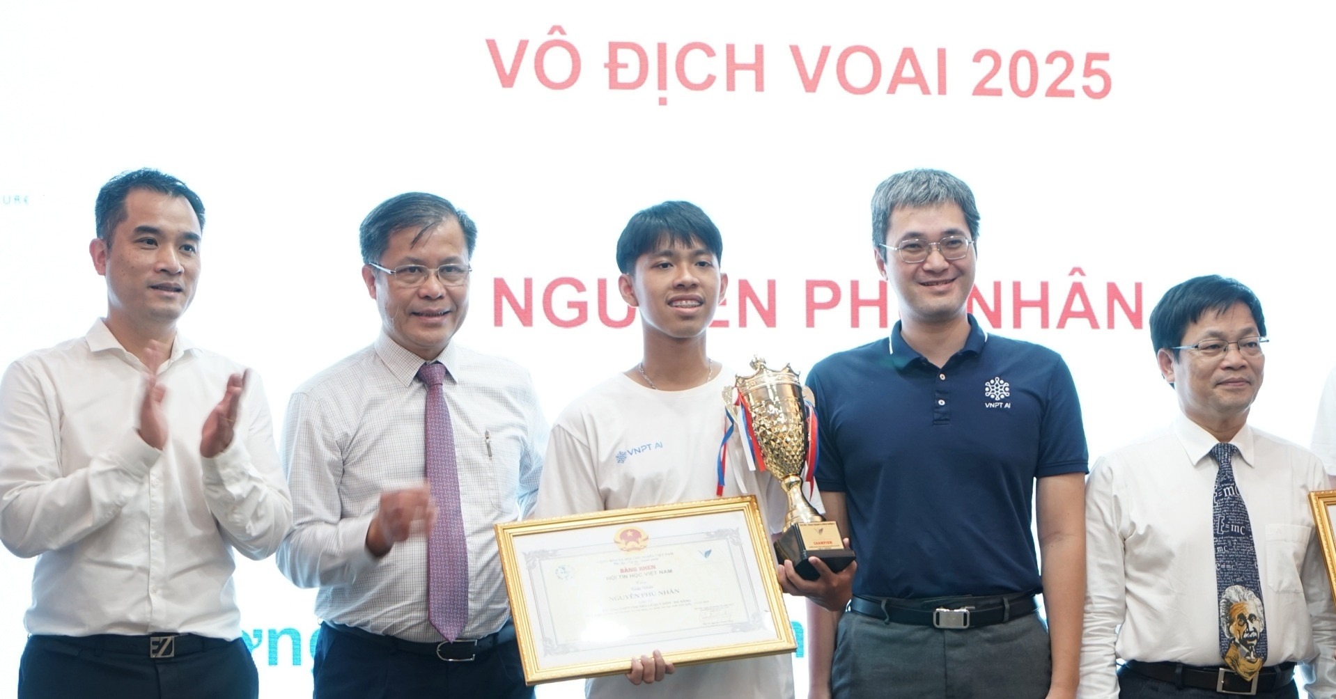 Học sinh Đà Nẵng vô địch Olympic trí tuệ nhân tạo toàn quốc 2025