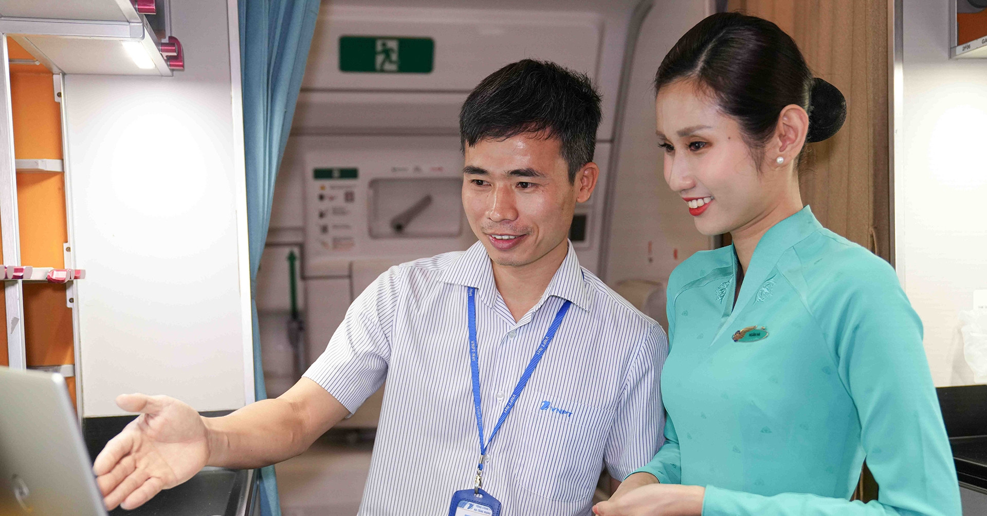 Vietnam Airlines thử nghiệm dịch vụ kết nối Internet trên máy bay