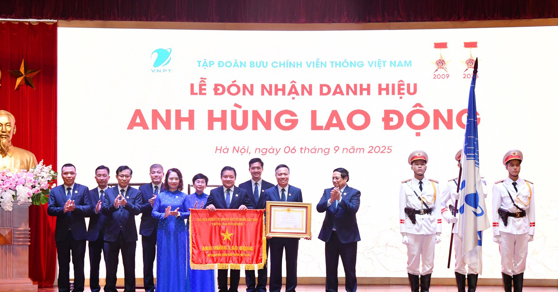 Thủ tướng: 'VNPT phải có tầm nhìn xa, trông rộng, nghĩ sâu, làm lớn'