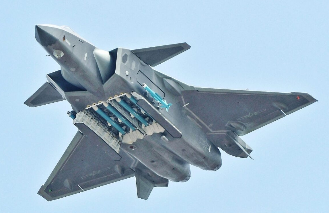 Tiết lộ sốc: J-20 Trung Quốc, bản sao công nghệ Nga hay siêu vũ khí tàng hình đánh bại F-22?