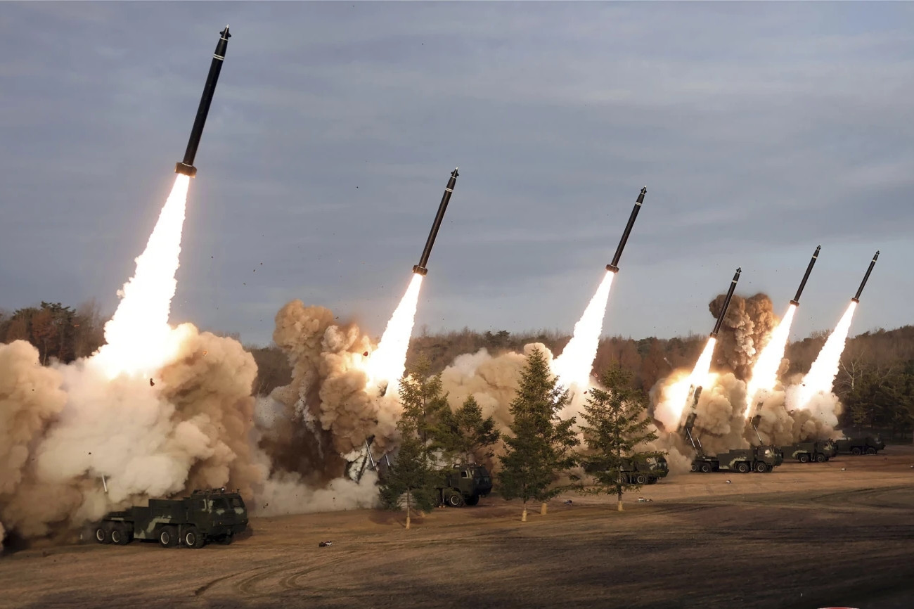 Bí mật công nghệ pháo phản lực KN-25 600mm: Bắn loạt như mưa, xuyên thủng mọi lá chắn tên lửa?